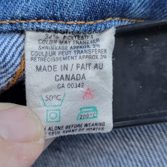 Vintage Youth Levi's jacket with flowers on the back , made in Canada s… - Picture 4 of 7